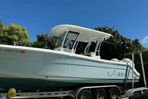 30ft Robalo Yacht For Sale