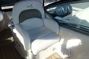 2006 Sea Ray 340 Sundancer thumbnail 10