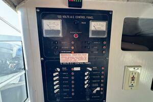 29ft Luhrs Yacht For Sale