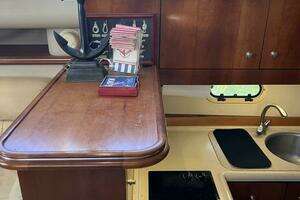 2004 Cruisers Yachts thumbnail 14