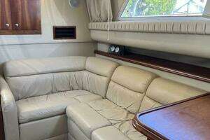 2004 Cruisers Yachts thumbnail 16