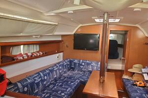 Boat Pour 34ft Beneteau Yacht For Sale