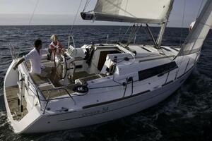 Boat Pour 34ft Beneteau Yacht For Sale