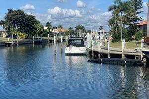 33ft Cruisers Yachts Yacht For Sale