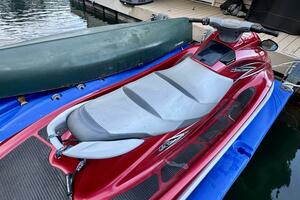 11ft Yamaha WaveRunner Yacht For Sale
