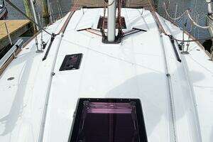 2013 Jeanneau Sun Odyssey 409 thumbnail 11