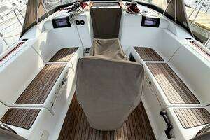 2013 Jeanneau Sun Odyssey 409 thumbnail 17