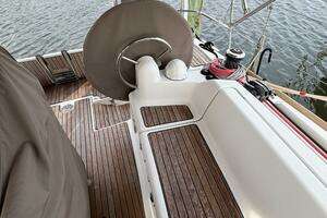 2013 Jeanneau Sun Odyssey 409 thumbnail 19