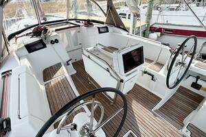 2013 Jeanneau Sun Odyssey 409 thumbnail 23