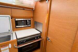 2013 Jeanneau Sun Odyssey 409 thumbnail 40