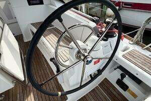 2013 Jeanneau Sun Odyssey 409 thumbnail 24