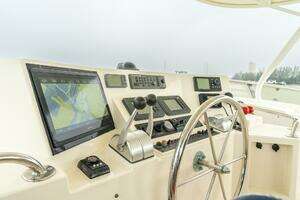 2005 Offshore Yachts Pilothouse thumbnail 18