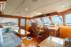 2005 Offshore Yachts Pilothouse thumbnail 8