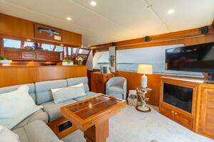 2005 Offshore Yachts Pilothouse thumbnail 3