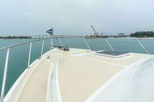 2005 Offshore Yachts Pilothouse thumbnail 23