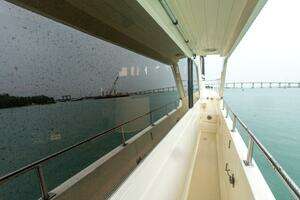 2005 Offshore Yachts Pilothouse thumbnail 21