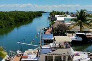 1977 Marine Trader 40 Double Cabin thumbnail 5