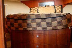 2004 Luhrs Convertible thumbnail 32