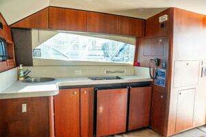 2004 Luhrs Convertible thumbnail 24