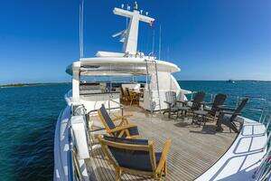 2017 Johnson 93 Flybridge thumbnail 20