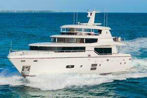 2017 Johnson 93 Flybridge thumbnail 10