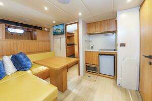 2017 Johnson 93 Flybridge thumbnail 92