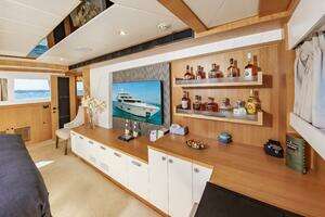 2017 Johnson 93 Flybridge thumbnail 50