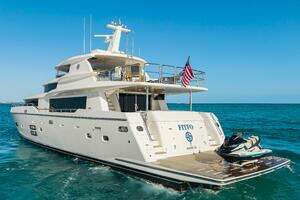 2017 Johnson 93 Flybridge thumbnail 6