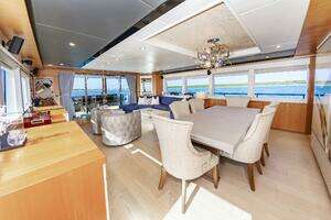 2017 Johnson 93 Flybridge thumbnail 33
