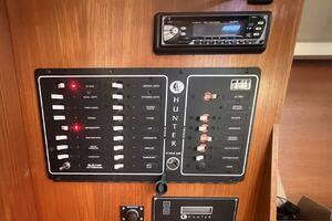 KITCAT 32ft Hunter Yacht For Sale