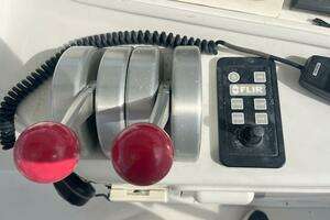 2000 Ocean Yachts 48 Convertible thumbnail 13