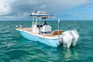 27ft Caymas Yacht For Sale