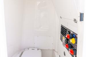 27ft Caymas Yacht For Sale