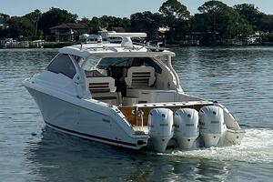Breeezy 37ft Pursuit Yacht For Sale