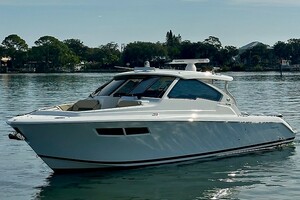 Breeezy 37ft Pursuit Yacht For Sale