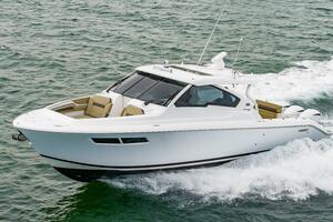 Breeezy 37ft Pursuit Yacht For Sale