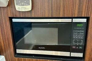 Breeezy 37ft Pursuit Yacht For Sale