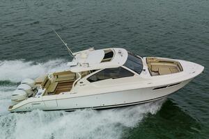 Breeezy 37ft Pursuit Yacht For Sale