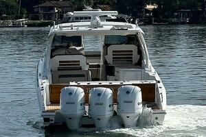 Breeezy 37ft Pursuit Yacht For Sale