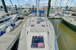 2011 Catalina 445 thumbnail 9