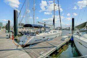 2011 Catalina 445 thumbnail 5
