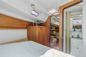 2011 Catalina 445 thumbnail 40