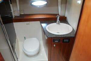 2007 Cruisers Yachts 420 Express thumbnail 31