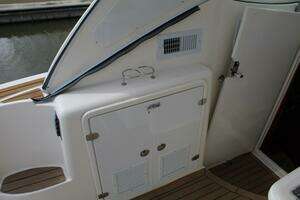2007 Cruisers Yachts 420 Express thumbnail 19