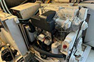 1995 Viking 58 Convertible thumbnail 75
