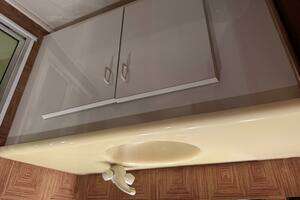 1995 Viking 58 Convertible thumbnail 33