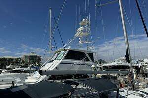 1995 Viking 58 Convertible thumbnail 6