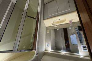1995 Viking 58 Convertible thumbnail 44
