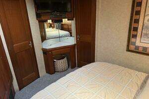 1995 Viking 58 Convertible thumbnail 30