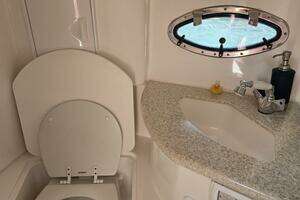 2007 Fountain 38 Express Cruiser thumbnail 17